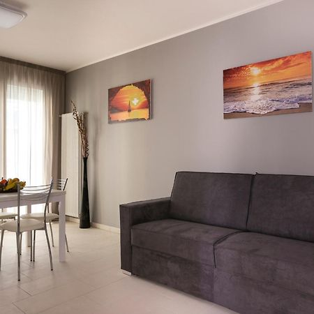 אפרטהוטל רימיני Residenza Riva Azzurra מראה חיצוני תמונה